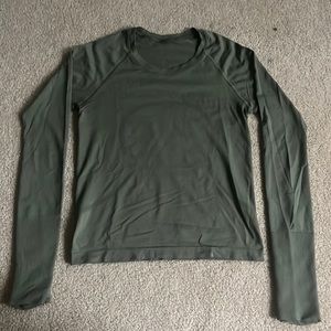 LuLuLemon Swiftly Tech Long-Sleeve Shirt 2.0
Race Length